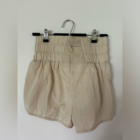 Free people movement high waisted beige/cream shorts size medium - Picture 6 of 7